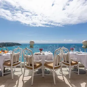 Le Hotel