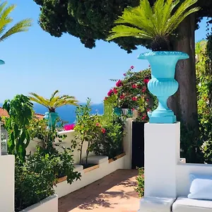 Les Lilas Aparthotel