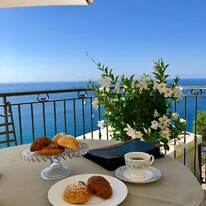 D'hotes De Charme La Belle Vue Bed & Breakfast